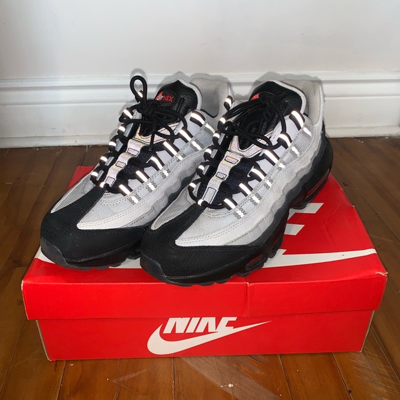 Nike Air Max 95 “Koi” Fish Scales - Picture 3 of 6